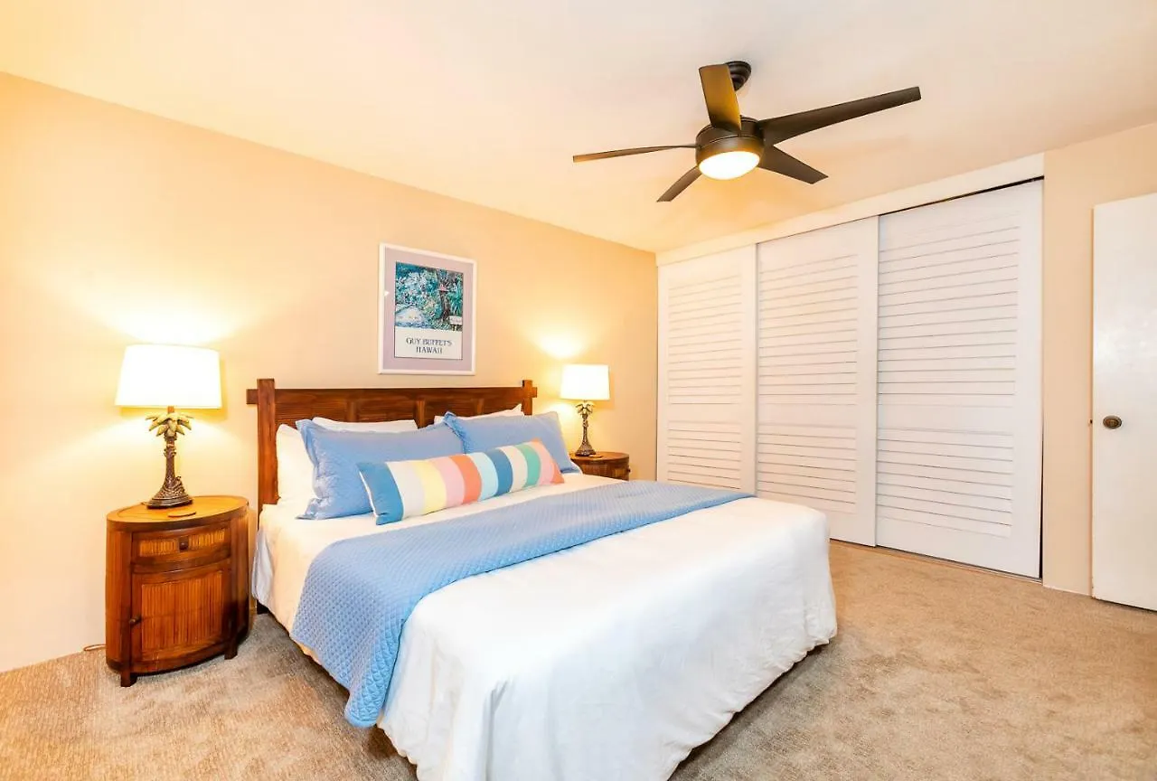 Polo Beach Club 405 - Two Bedroom Condo マケナ
